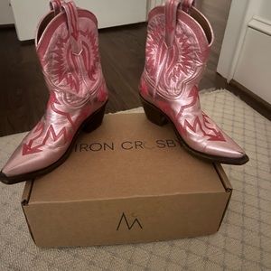 Miron Crosby Maggie boots size 8.5. Worn twice.